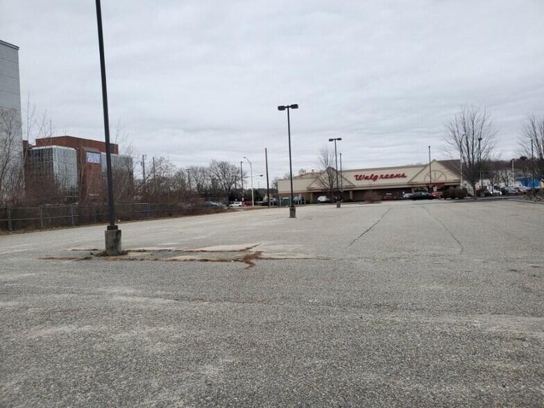 603 Clinton St, Woonsocket, RI for sale - Building Photo - Image 2 of 9