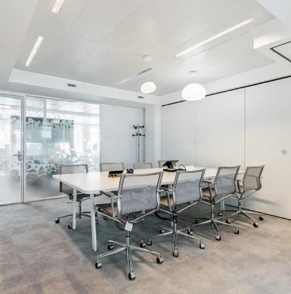 10 Boulevard De Grenelle, Paris for lease - Building Photo - Image 2 of 4