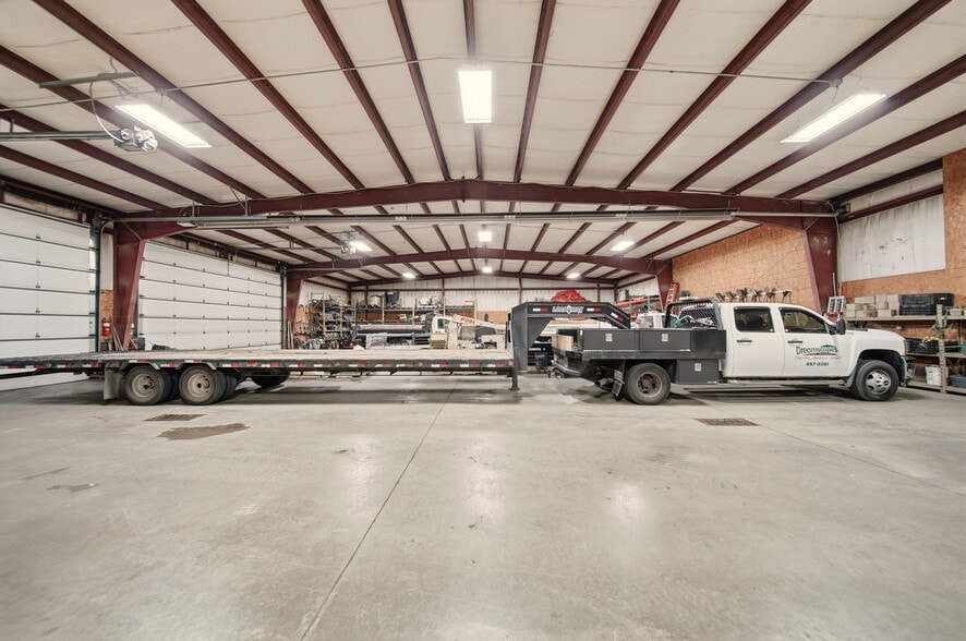 1114 Sterling Rd, Dixon, IL for sale - Interior Photo - Image 3 of 9