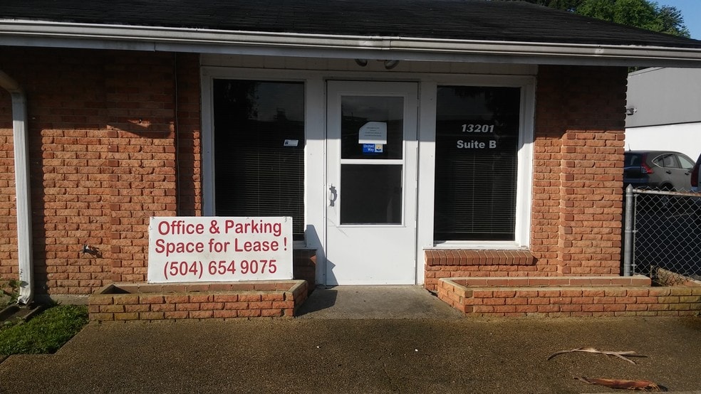 13201 River Rd, Luling, LA 70070