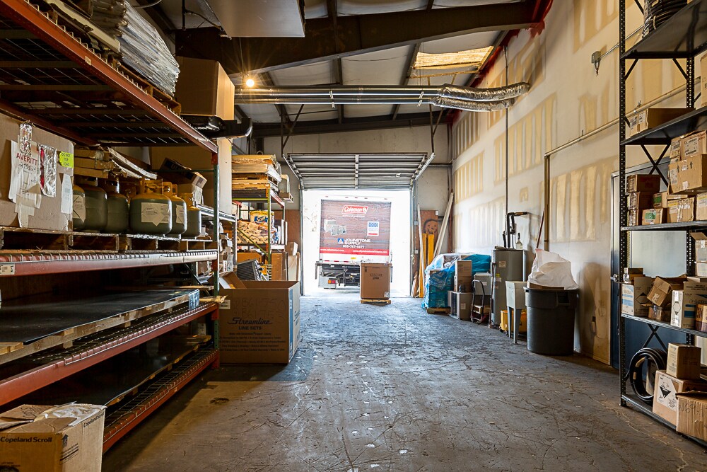 3205 Hanover Rd, Johnson City, TN 37604 REDUCED! Hanover Warehouse