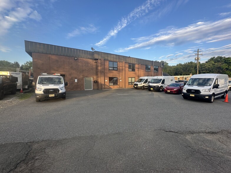 35 Whitney Rd, Mahwah, NJ for lease - Building Photo - Image 2 of 53