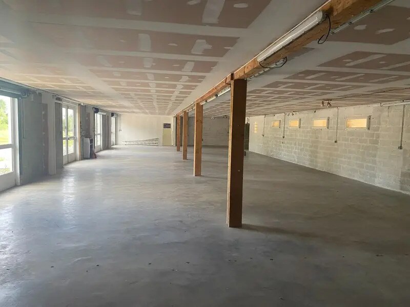 Flex in PONT-L'EVEQUE for sale Building Photo- Image 1 of 7