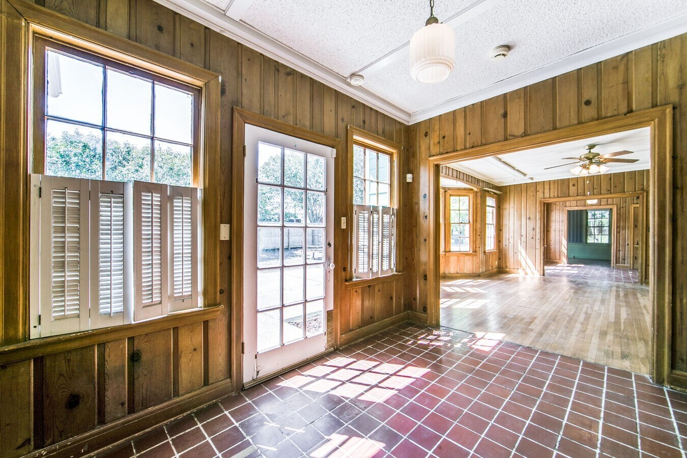 1316 W Coll St, New Braunfels, TX 78130