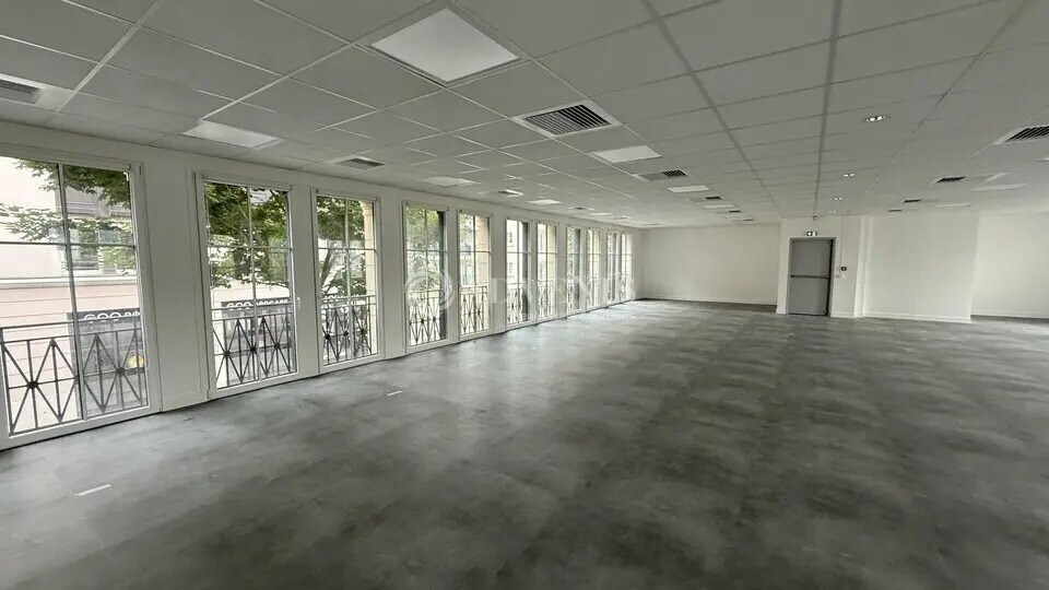 Office in Chessy for lease Interior Photo- Image 1 of 10