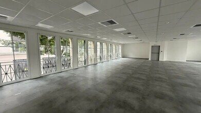 Office in Chessy for lease Interior Photo- Image 1 of 10