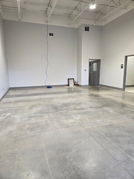 1180 Devin Dr, Norton Shores, MI for lease - Building Photo - Image 3 of 13