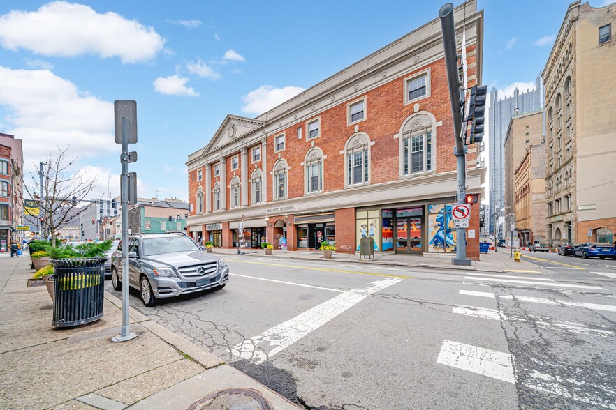 217-219 Smithfield St, Pittsburgh, PA for lease - Building Photo - Image 1 of 7