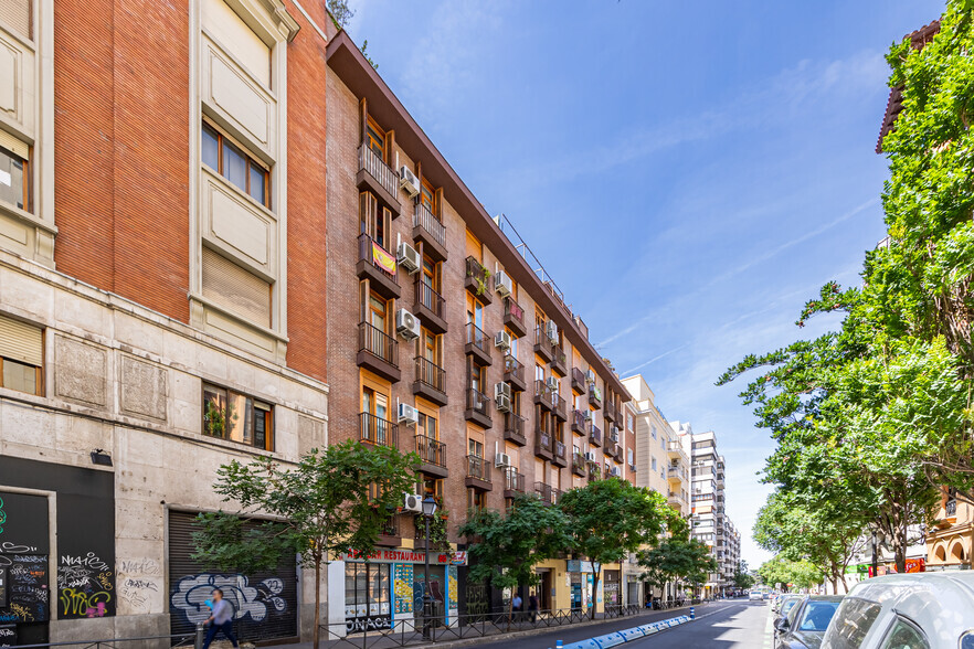 Retail in Madrid, Madrid for lease - Building Photo - Image 1 of 2