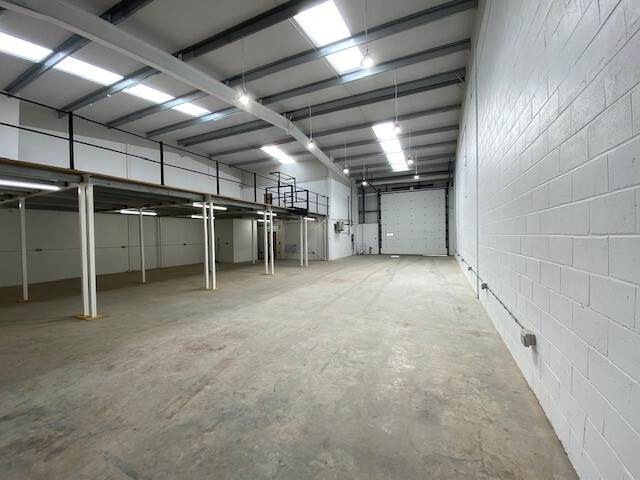 3-6 Kiln Ln, Epsom for lease - Interior Photo - Image 2 of 5