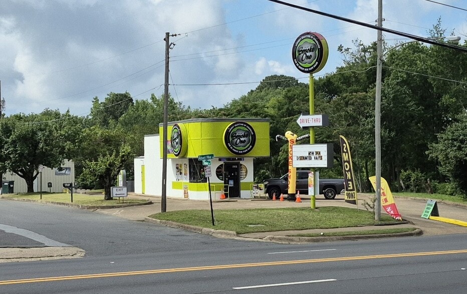 1201 & 1205 Albert Pike Road portfolio of 2 properties for sale on LoopNet.com - Building Photo - Image 3 of 3