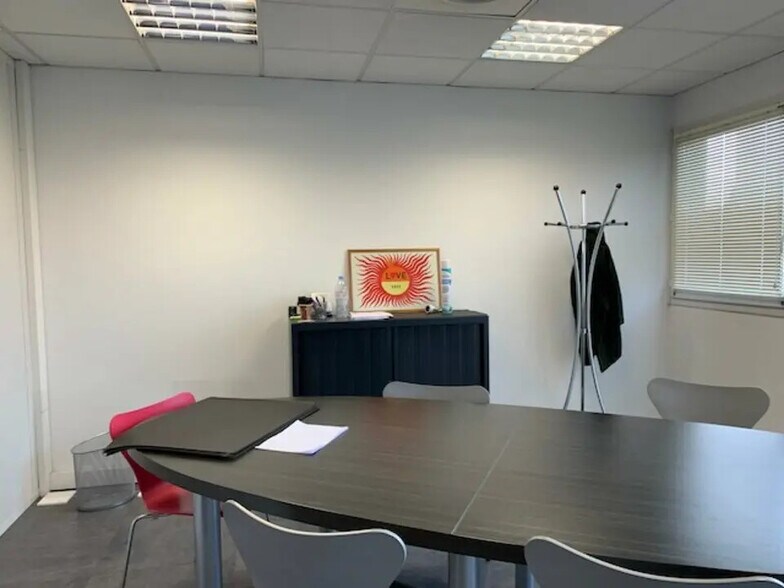 Office in Avignon for sale - Building Photo - Image 2 of 10