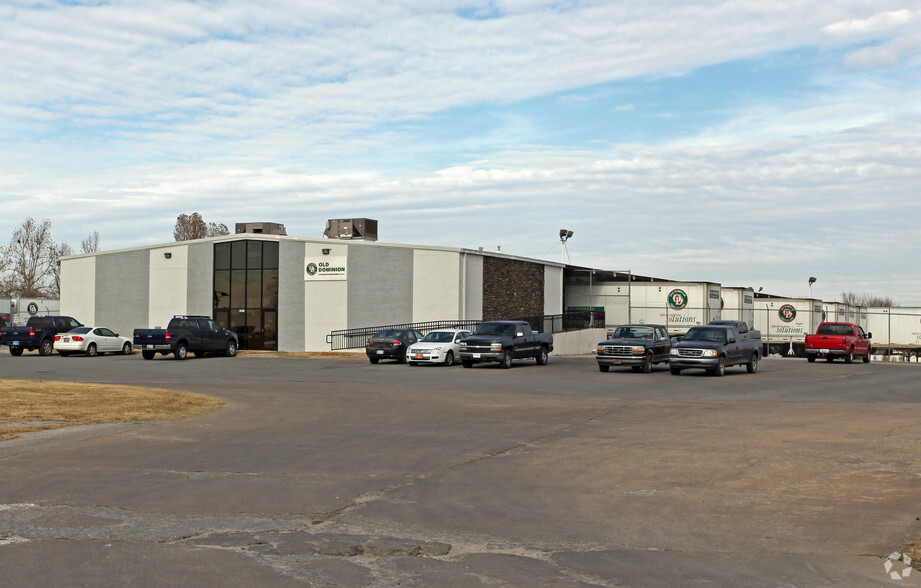 2921 Dawson Rd, Tulsa, OK for lease - Primary Photo - Image 1 of 2