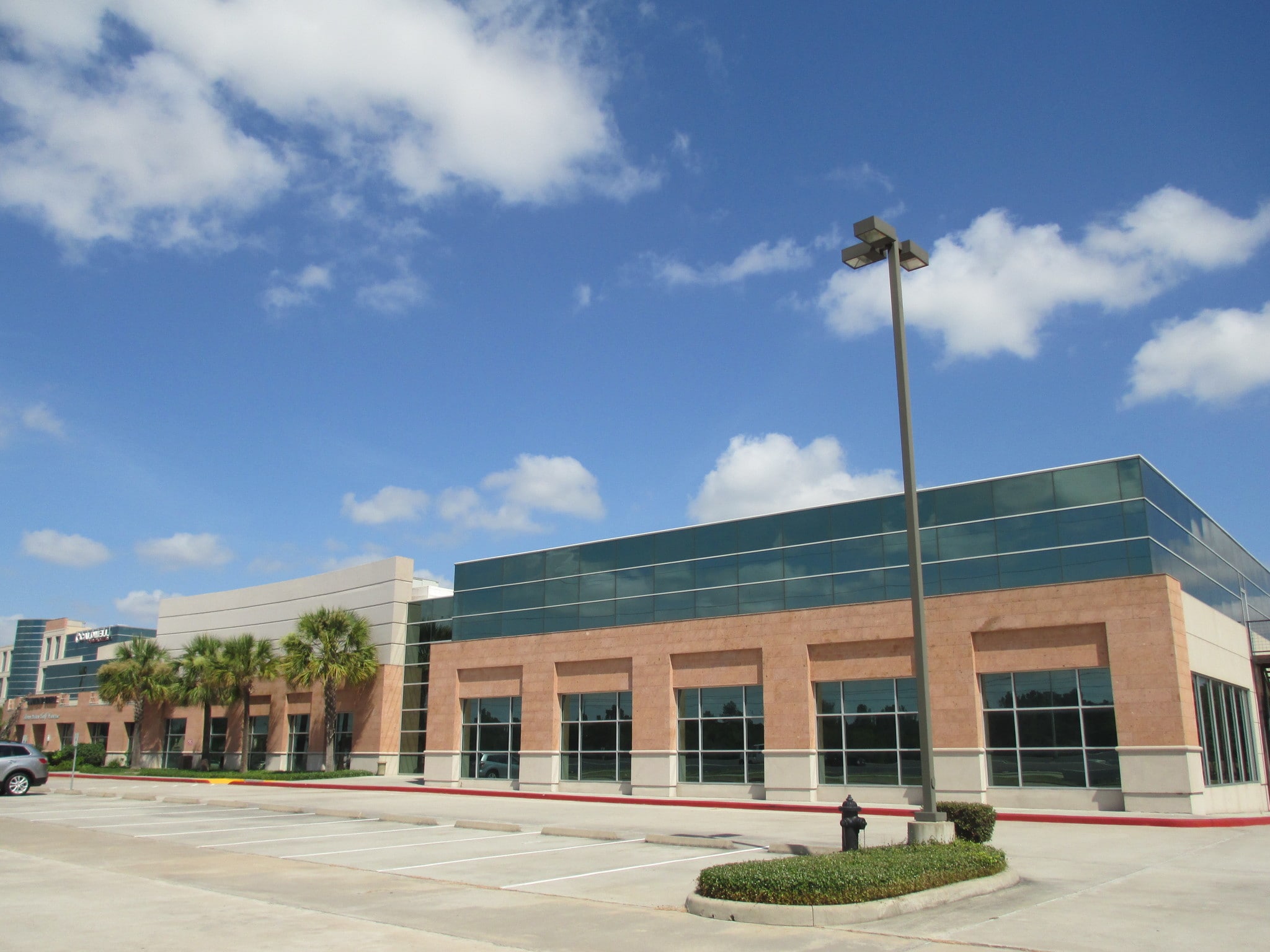 7900 N Sam Houston Pky W, Houston, TX for lease Building Photo- Image 1 of 28