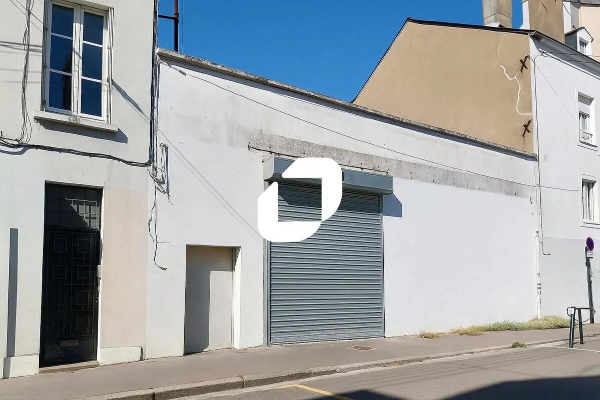 Flex in Nantes for lease Building Photo- Image 1 of 21