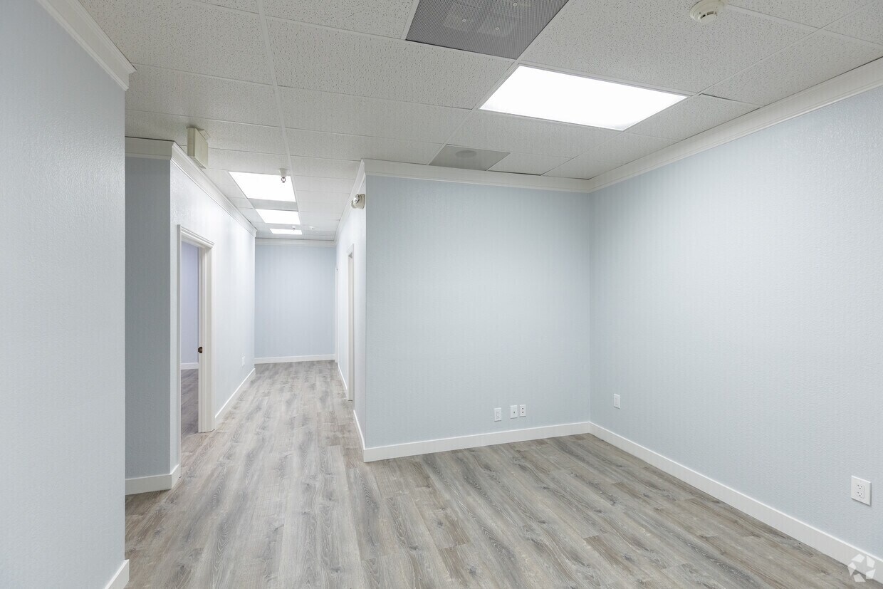 20 S Santa Cruz Ave, Los Gatos, CA for lease Interior Photo- Image 1 of 3