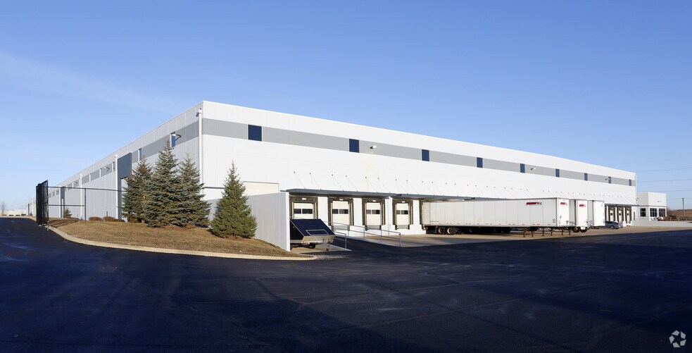 1340 Brewster Creek Blvd, Bartlett, IL for sale - Primary Photo - Image 1 of 1