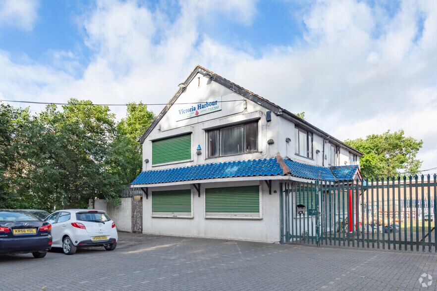20 Cannock Rd, Featherstone for sale - Building Photo - Image 1 of 1