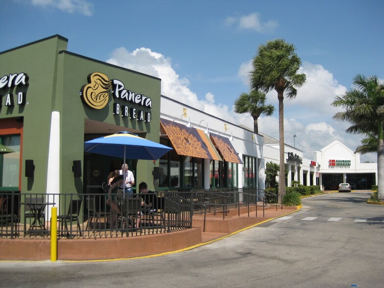 2100-2184 Tamiami Trl N, Naples, FL for lease - Building Photo - Image 2 of 8