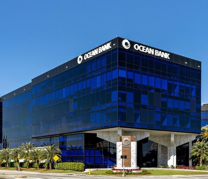 782-784 NW 42nd Ave, Miami, FL for lease - Building Photo - Image 1 of 1