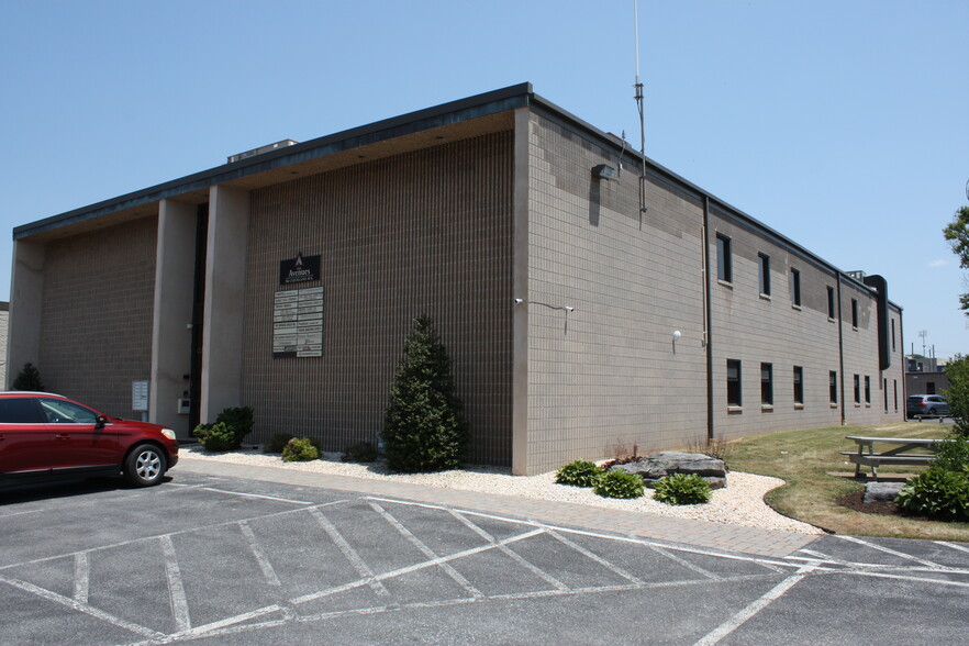 550 Cleveland Ave, Chambersburg, PA for lease - Building Photo - Image 2 of 3