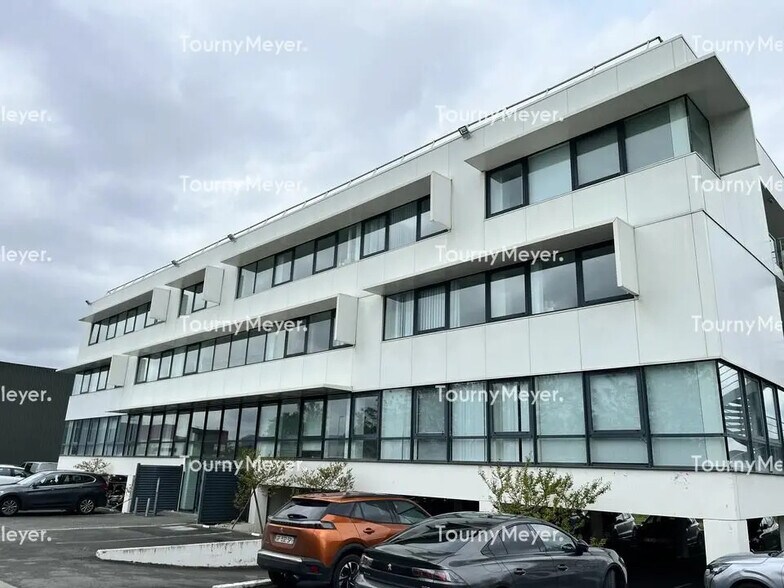 Office in Mérignac for lease - Building Photo - Image 1 of 10
