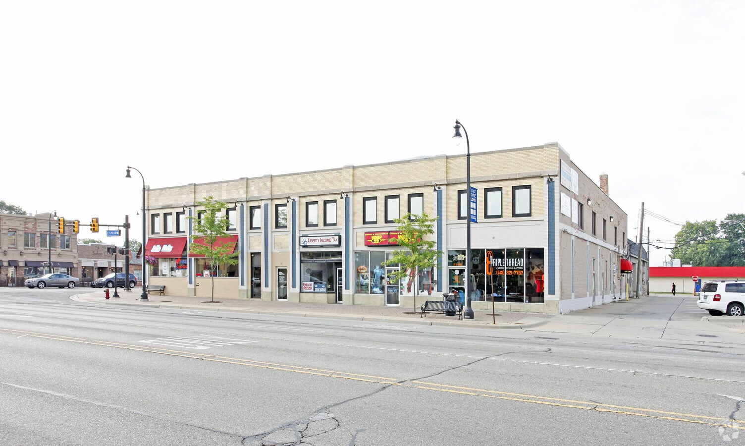 1125 W 14 Mile Rd, Clawson, MI 48017