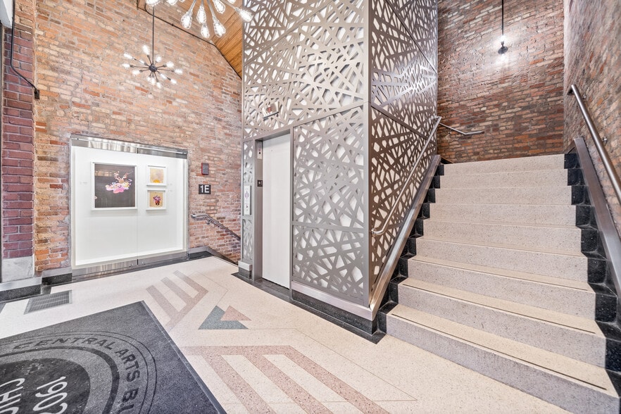 730 N Franklin St, Chicago, IL for lease - Building Photo - Image 3 of 13