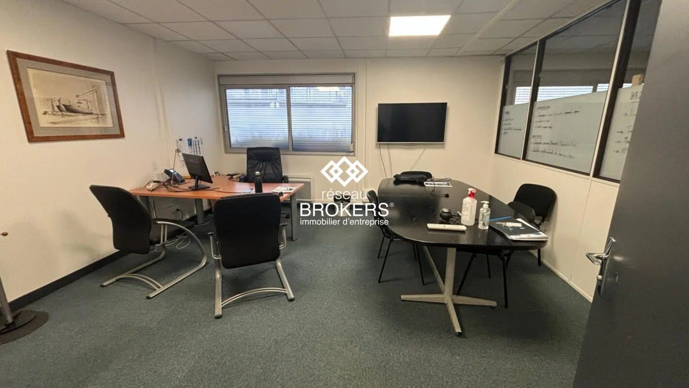 Retail in Le Havre for lease Interior Photo- Image 1 of 5