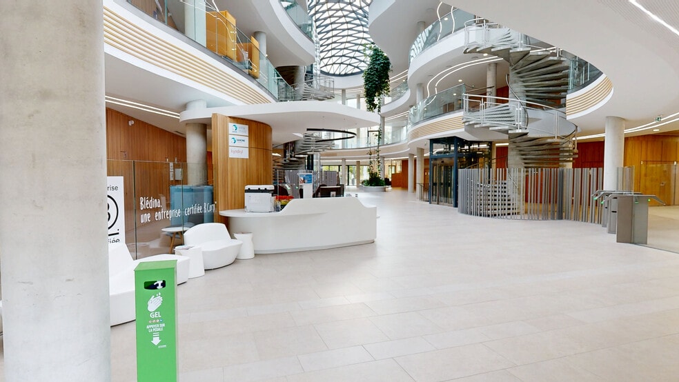 Rue Sans Souci, Limonest for lease - Matterport 3D Scan - Image 3 of 17