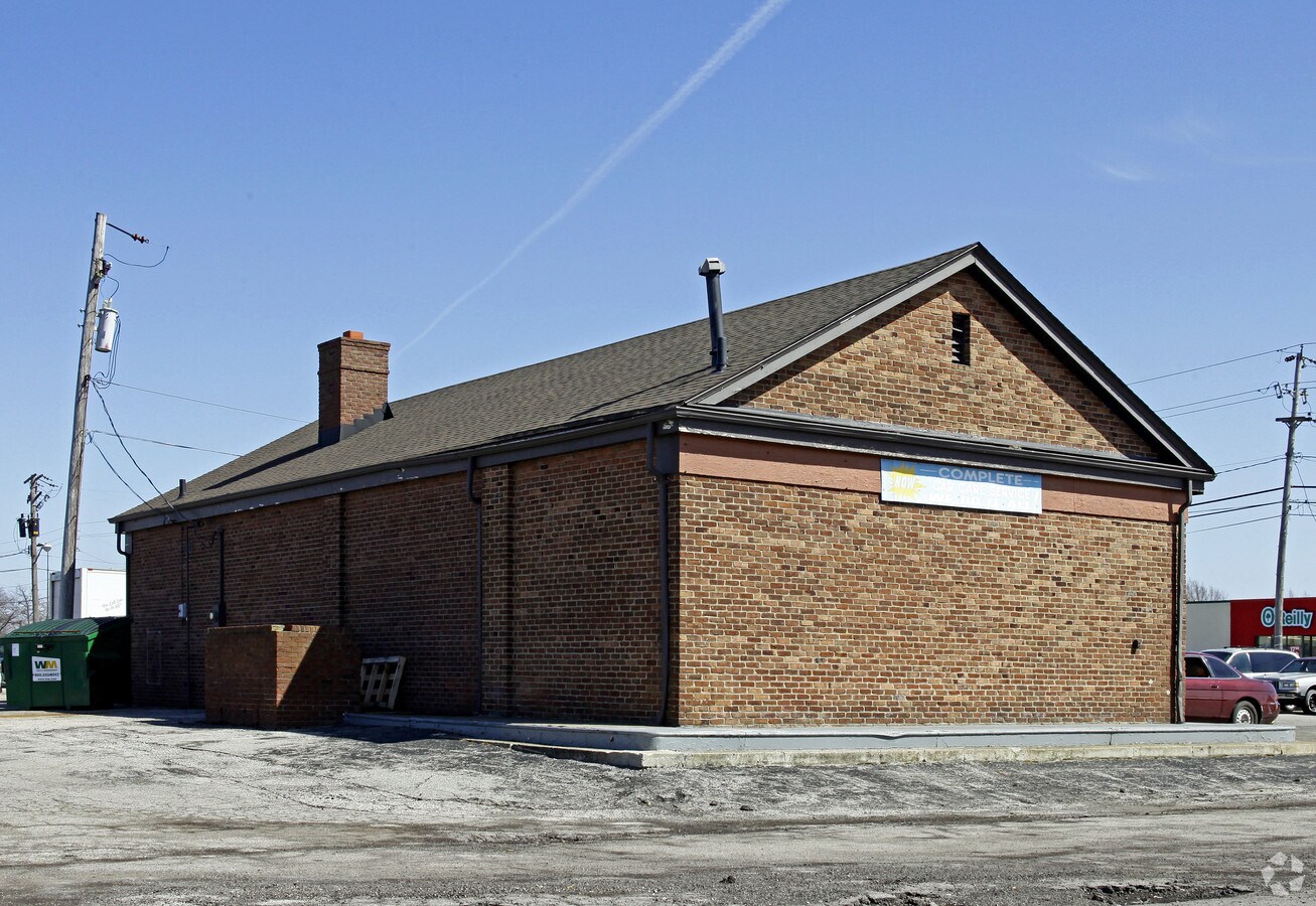 14800 Snow Rd, Brook Park, OH 44142 Property Record