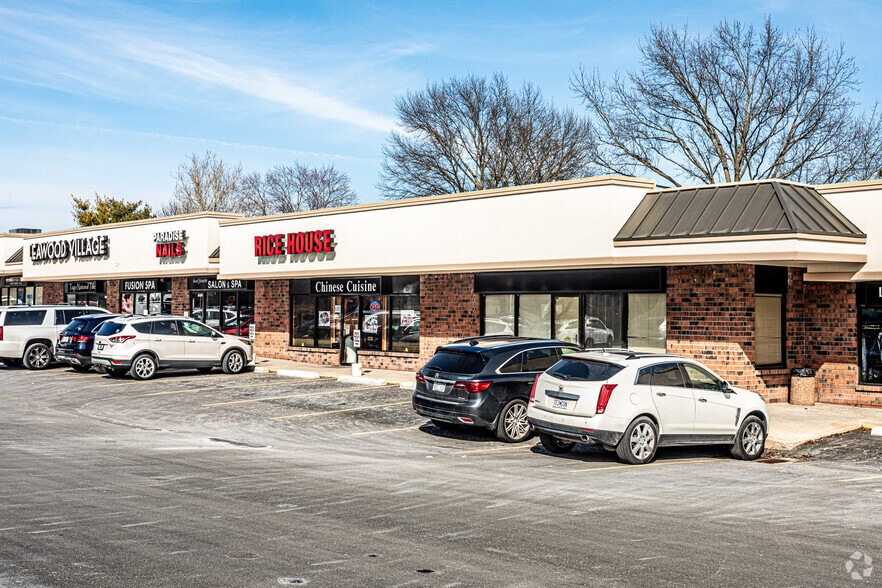 12921-13011 State Line Rd, Kansas City, MO for lease - Building Photo - Image 3 of 4