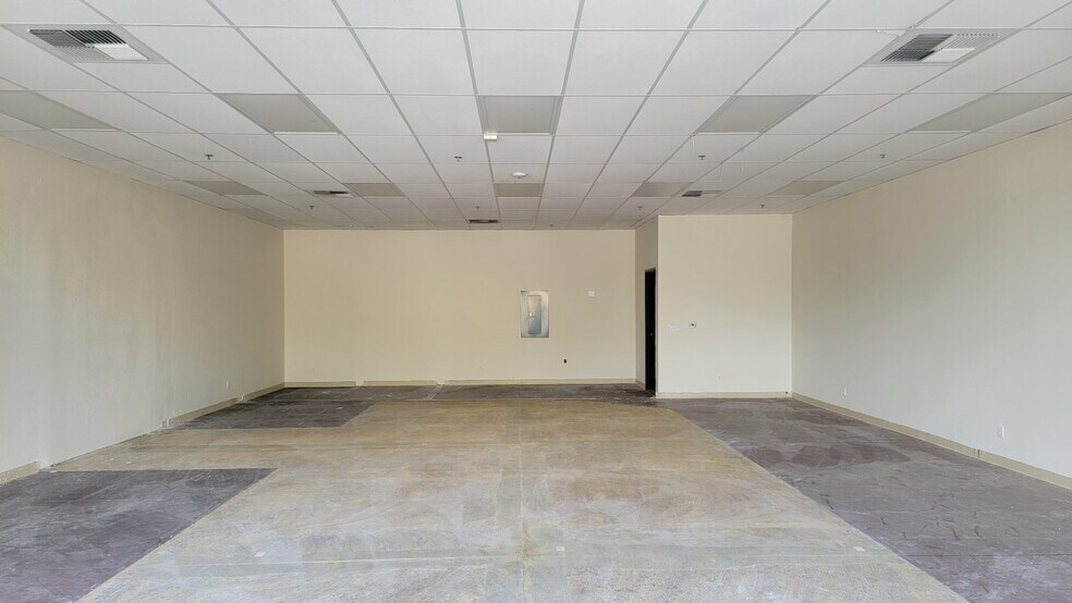 971 Gray Ave, Yuba City, CA for lease - Interior Photo - Image 3 of 18