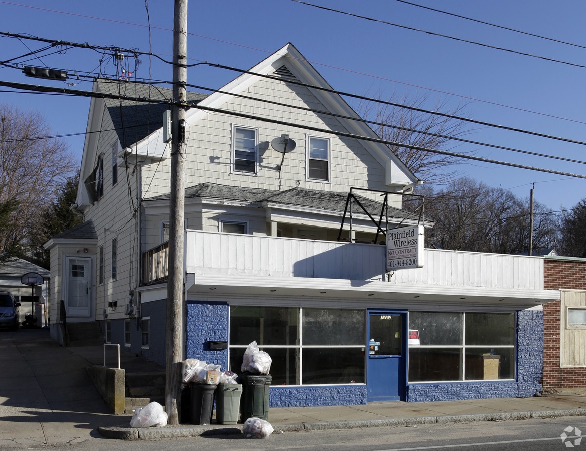 1223 Plainfield St, Johnston, RI 02919