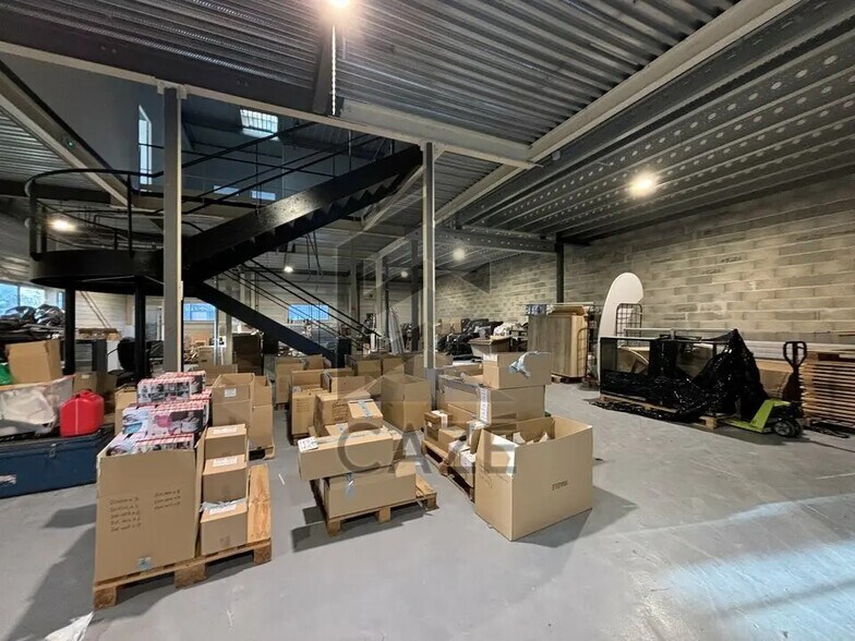 Flex in Canéjan for lease - Interior Photo - Image 3 of 6