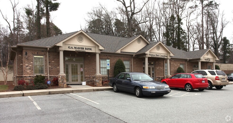 2014 New Garden Rd, Greensboro, NC 27410