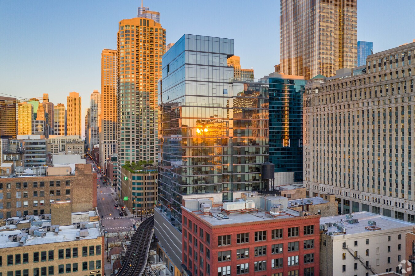 221 W Hubbard St, Chicago, IL 60654 Hubbard221