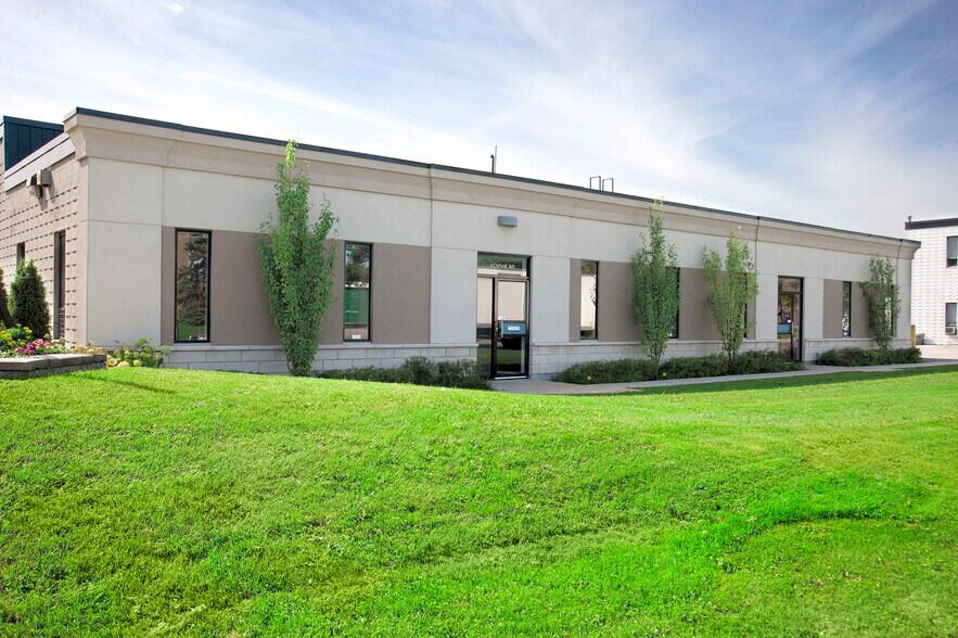4 Caesar Av, Ottawa, ON for lease - Primary Photo - Image 1 of 1