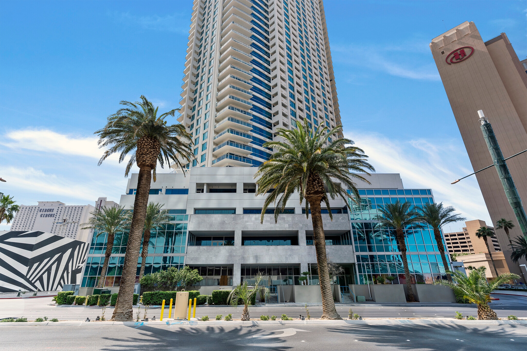 2700 Las Vegas Blvd, Las Vegas, NV for lease Building Photo- Image 1 of 6