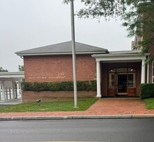 208 Elm St, New Canaan CT - Drive Through Restaurant