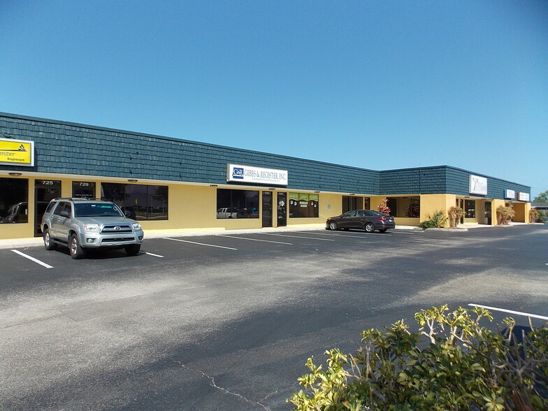 725-765 S Apollo Blvd, Melbourne, FL for lease - Building Photo - Image 2 of 11