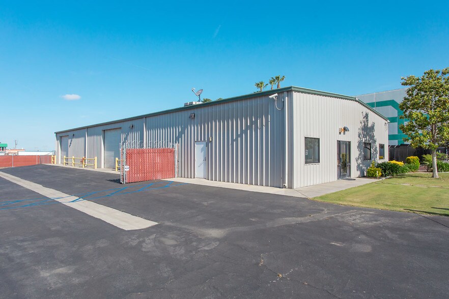 138 Coremark Ct, Bakersfield, CA for lease - Building Photo - Image 3 of 83