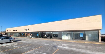 2103-2109 N Veterans Pky, Bloomington, IL for lease Interior Photo- Image 2 of 11