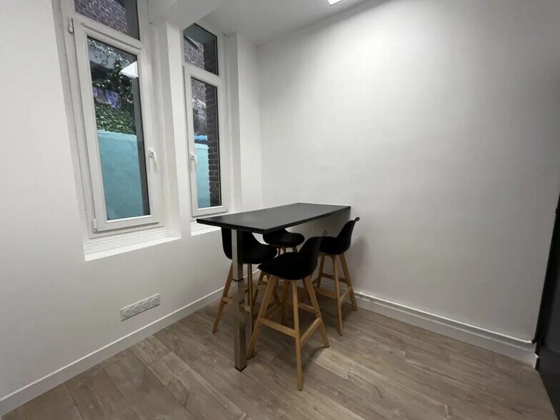 Office in Amiens for lease - Interior Photo - Image 3 of 7