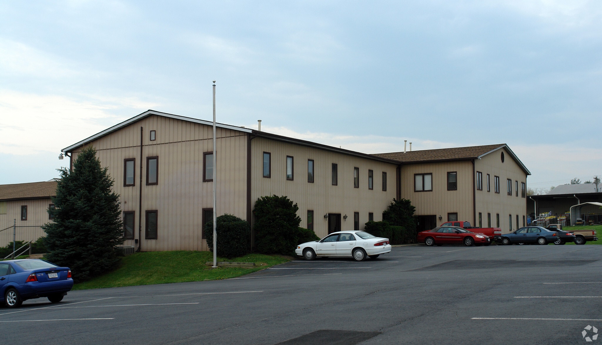 8397 Euclid Ave, Manassas Park, VA for sale Primary Photo- Image 1 of 1