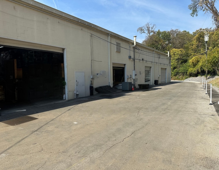1931 Air Lane Dr, Nashville, TN for lease - Building Photo - Image 2 of 3