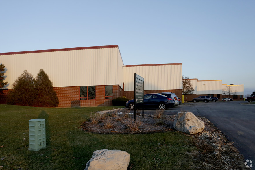 1243-1253 Naperville Dr, Romeoville, IL for lease - Primary Photo - Image 1 of 10