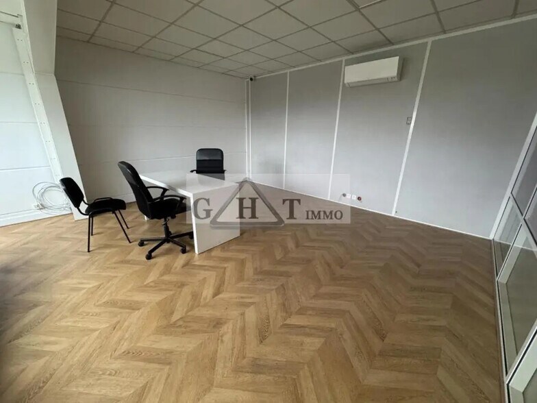 Industrial in Orly for sale - Interior Photo - Image 3 of 5