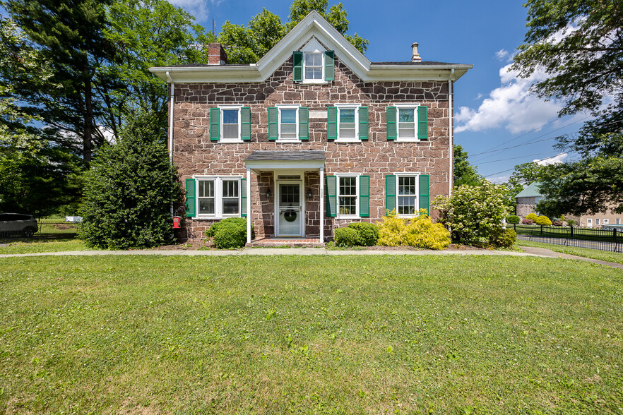 804 Sanatoga Rd, Pottstown, PA for sale - Building Photo - Image 1 of 85