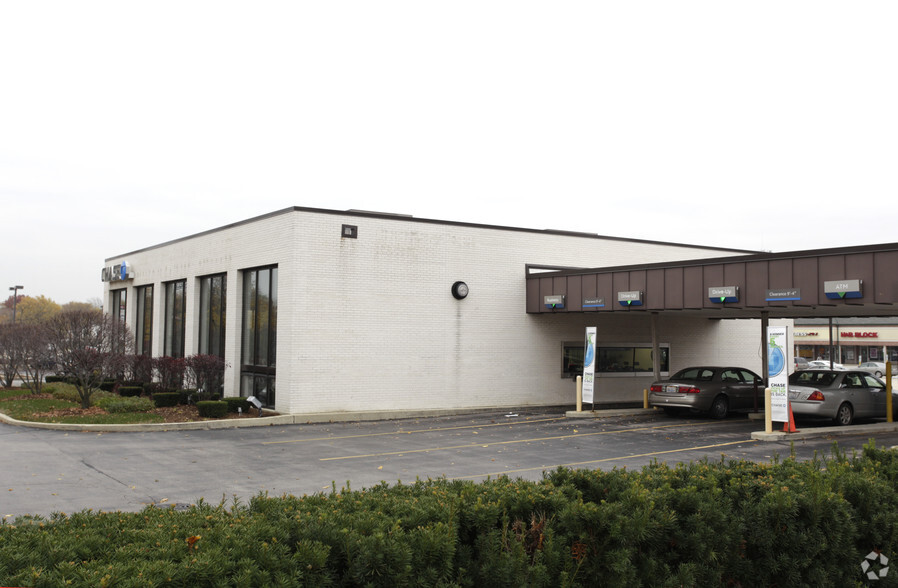 151 E Irving Park Rd, Streamwood, IL for sale - Building Photo - Image 2 of 7